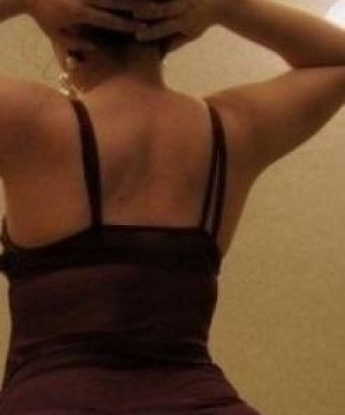 Я креативная индивидуалка, которая знает, как доставить удовольствие и удовлетворить все твои желания. С моими услугами ты сможешь погрузиться в мир страсти и раскрепощения. 🔥
Я предлагаю широкий спектр возможностей – от классического секса до эротического массажа. В моей компании ты найдешь исключительную атмосферу комфорта и беззаботности.
Возможно, ты интересуешься отзывами? Не беспокойся, у меня только положительные рекомендации от довольных клиентов. 😌
Мои фото настоящие, и я живу в Москве. Позволь мне рассказать тебе больше о себе лично. Жду, чтобы превратить воплощение твоих фантазий в реальность. 💋 3963, 40 лет